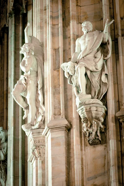 Duomo de Milão - praça da catedral — Fotografia de Stock