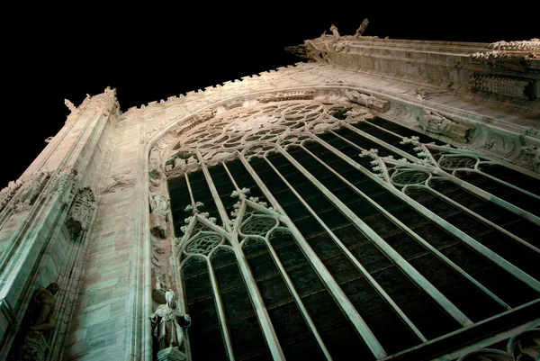 Домський собор Мілана - собору універмагом — стокове фото