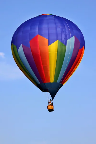 Lila luftballong — Stockfoto