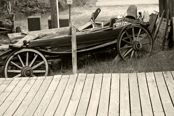 Alter Auto-Schrottplatz — Stockfoto