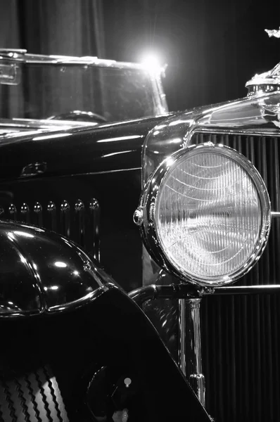 Close-up shot van klassieke auto — Stockfoto