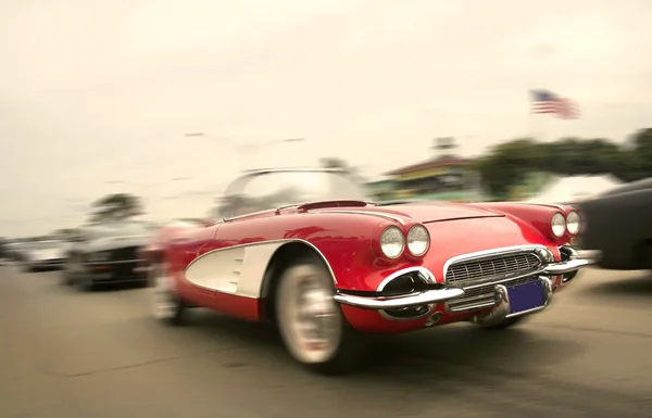 Красный спортивный автомобиль — стоковое фото