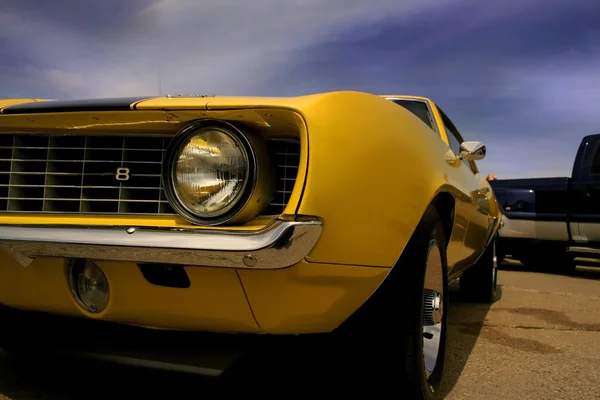 Mustang amarillo — Foto de Stock