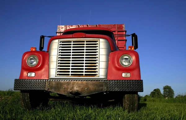 Κόκκινο φορτηγό — Φωτογραφία Αρχείου