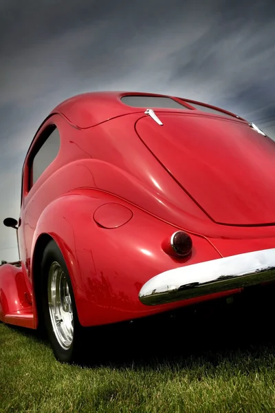 Röda klassiska bilen — Stockfoto