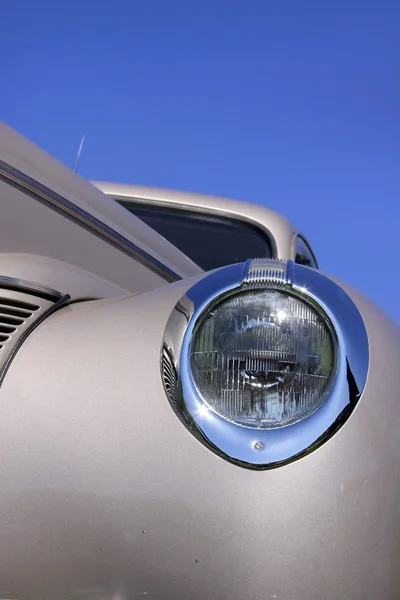 Lámpara frontal de un coche clásico —  Fotos de Stock