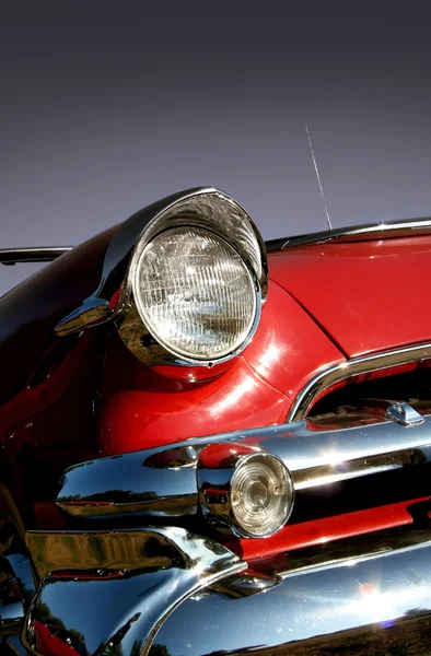 Красный мышечный автомобиль — стоковое фото