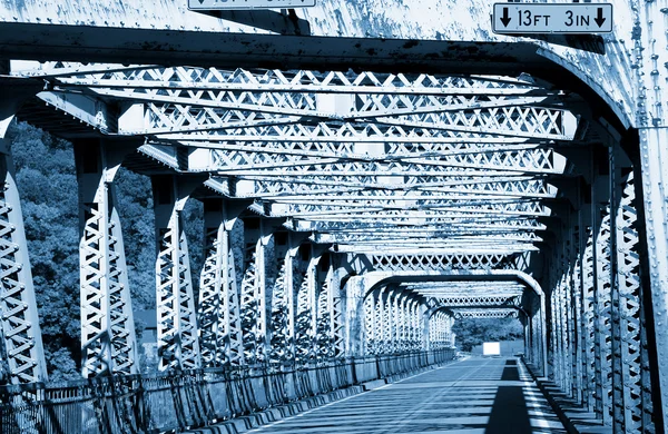 Old metal bridge — Stock Photo, Image