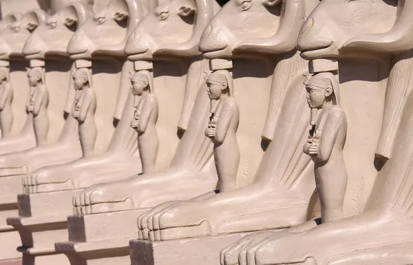 Estátuas egípcias — Fotografia de Stock