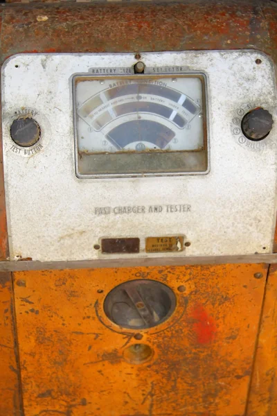 Medidor elétrico antigo — Fotografia de Stock