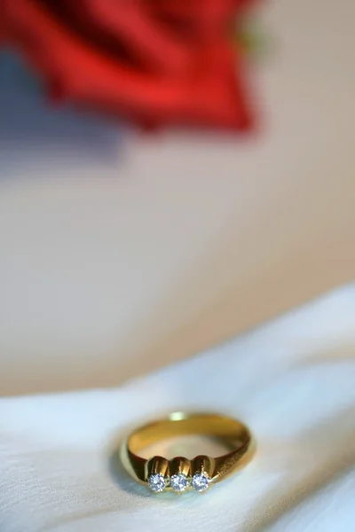 Diamond wedding ring — Stock Photo, Image