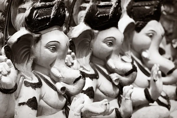 Dieu hindou trois idoles Ganesh — Photo