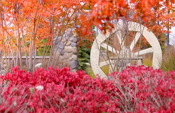 Mlýnské kolo na podzim — Stock fotografie