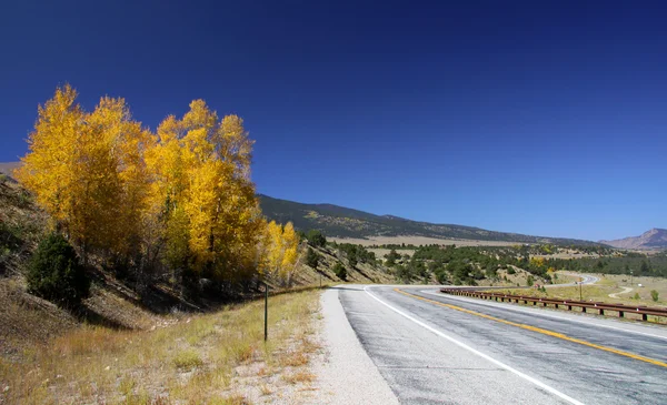 Kolorado landschaftlich reizvolle Nebenstraße — Stockfoto