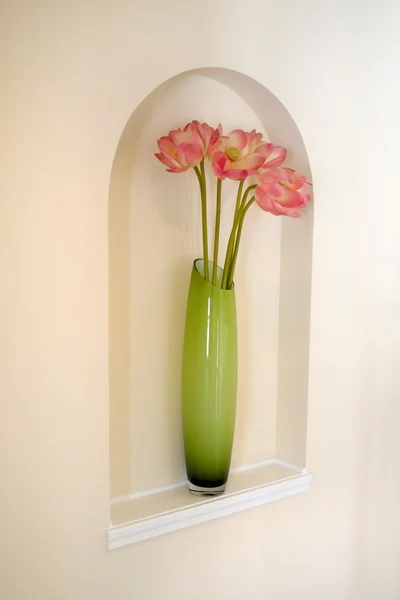Piękny kwiat wazon — Zdjęcie stockowe