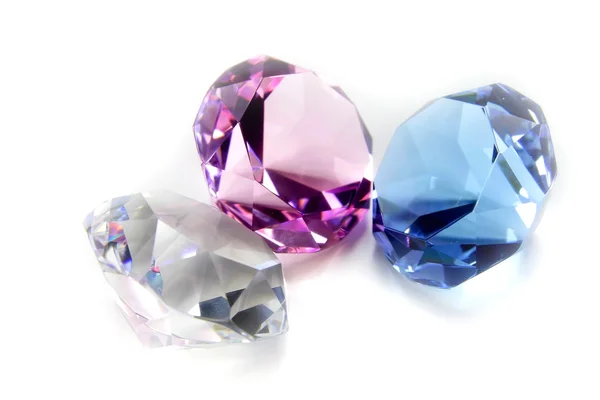 Tre olika färgade diamanter — Stockfoto