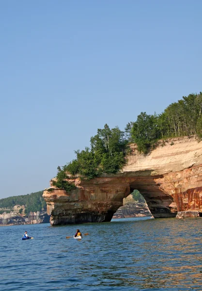 Rock cliff at pictured rocks — Stock Photo, Image