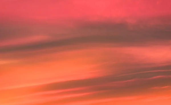 พื้นหลังท้องฟ้าที่มีสีสัน — ภาพถ่ายสต็อก