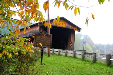 Covered bridge clipart