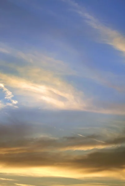 Sfondo cielo nuvoloso — Foto Stock