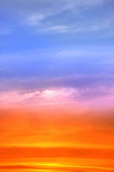 Színes égbolttal a háttérben — Stock Fotó