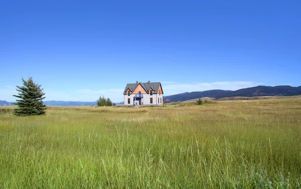 Casa abandonada em Prairies — Fotografia de Stock