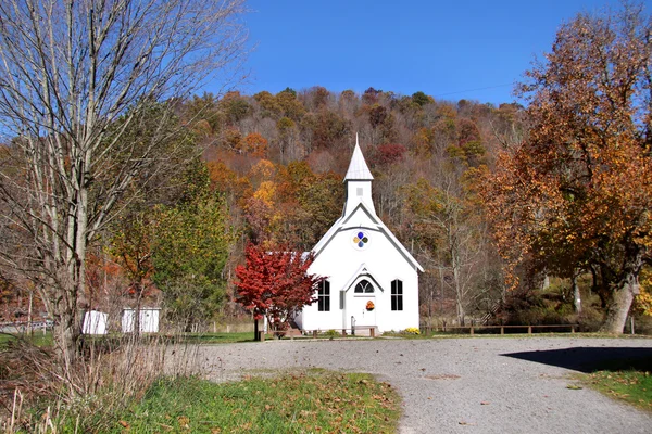Историческая маленькая церковь — стоковое фото