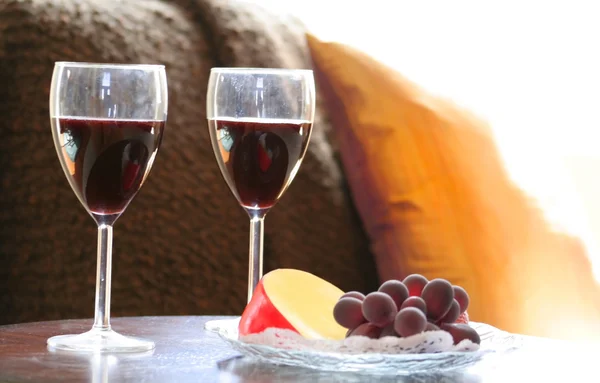 葡萄酒杯和水果 — 图库照片