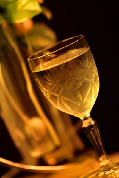 Champagnerglas auf dem Tisch — Stockfoto