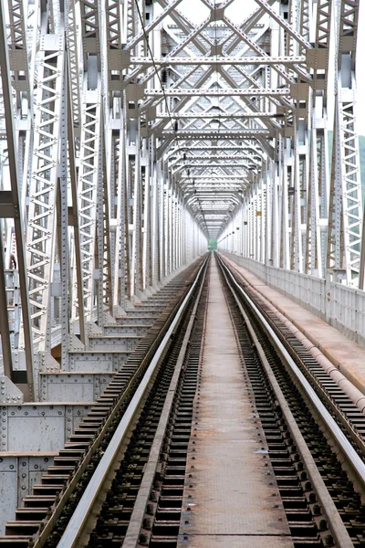 Bridge tåg spår — Stockfoto