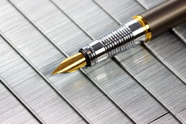 伝統的なインクのペン — ストック写真