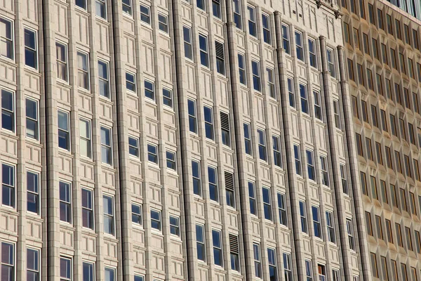 Windows-a magas épületek — Stock Fotó
