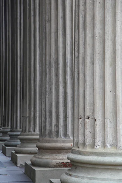 Pilastri storici alti — Foto Stock