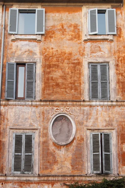 Edifício antigo em Roma — Fotografia de Stock