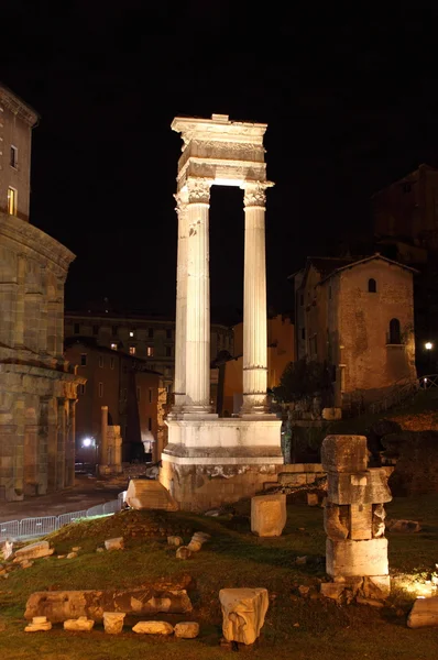 夜のローマの列 — ストック写真