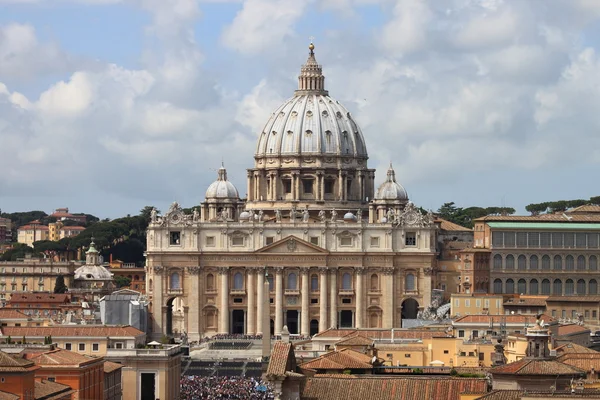 Saint Peter Basilica — Stock Photo, Image