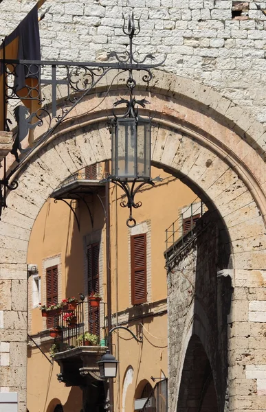 Assisi'da Ortaçağ köşe — Stok fotoğraf