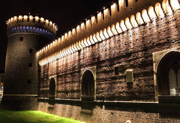 Sforzesco kastély éjszaka — Stock Fotó