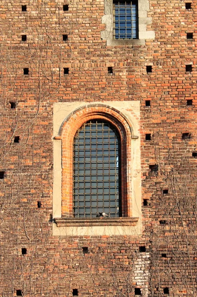 Fenêtre médiévale d'un château — Photo