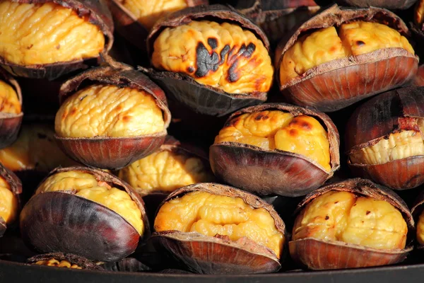 Grilled chestnuts — Stock Photo, Image