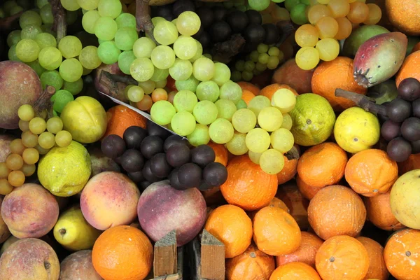 Склад свіжих фруктів — стокове фото