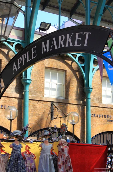 Jablko trh v covent garden. Londýn, Velká Británie — Stock fotografie