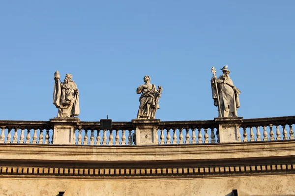 Rzeźby w saint peter Bazyliki — Zdjęcie stockowe