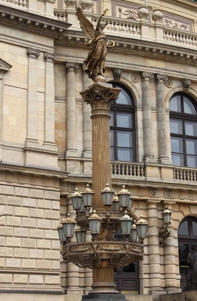 Lámpara artística en Praga — Foto de Stock