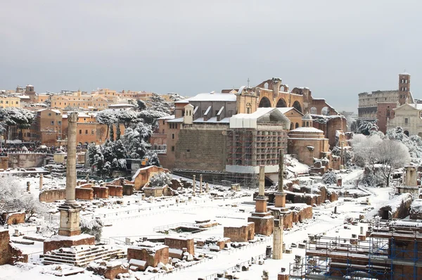 Rzymskie forum pod śniegiem — Zdjęcie stockowe