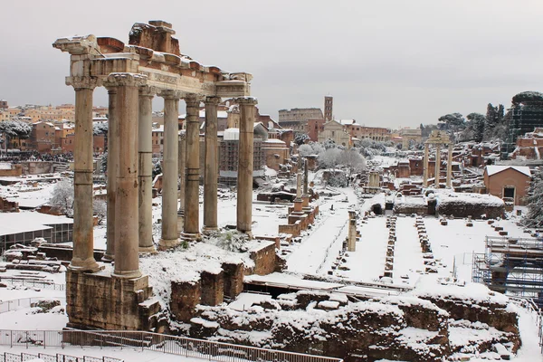 Römisches Forum unter Schnee — Stockfoto