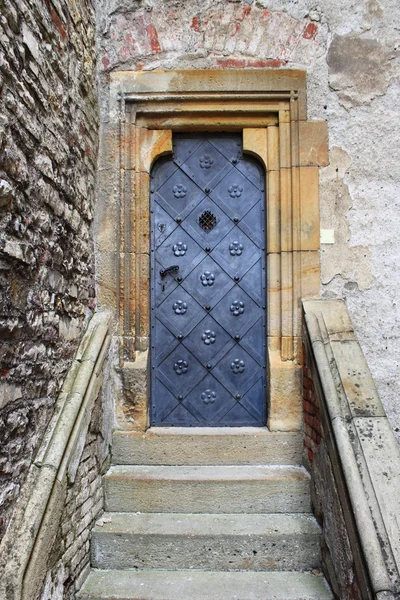 Μεσαιωνική μπροστινή πόρτα στην Πράγα — Φωτογραφία Αρχείου