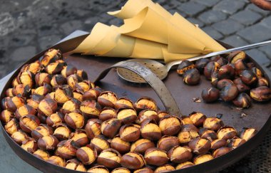 Grilled chestnuts clipart