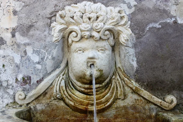 Renaissance-Brunnen — Stockfoto