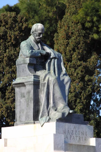 Giuseppe mazzini heykeli — Stok fotoğraf